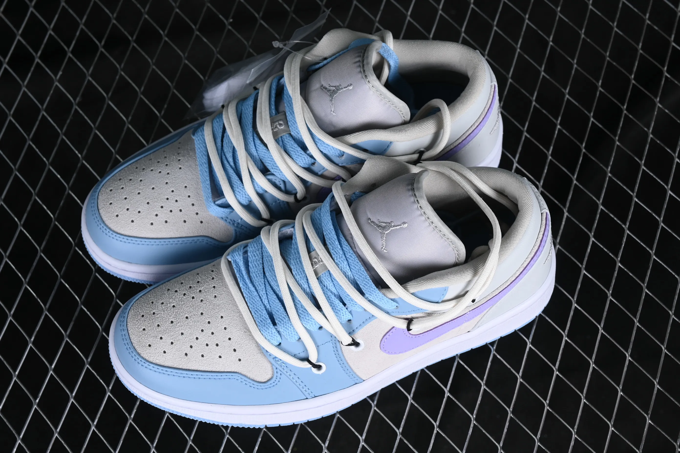 All categories Air Jordan Jordan series basketball shoes Air Jordan 1 Low Z version Air Jordan 1 Low AJ1 Joe 1 University blue strap purple hook low-top basketball shoes DC0774-050